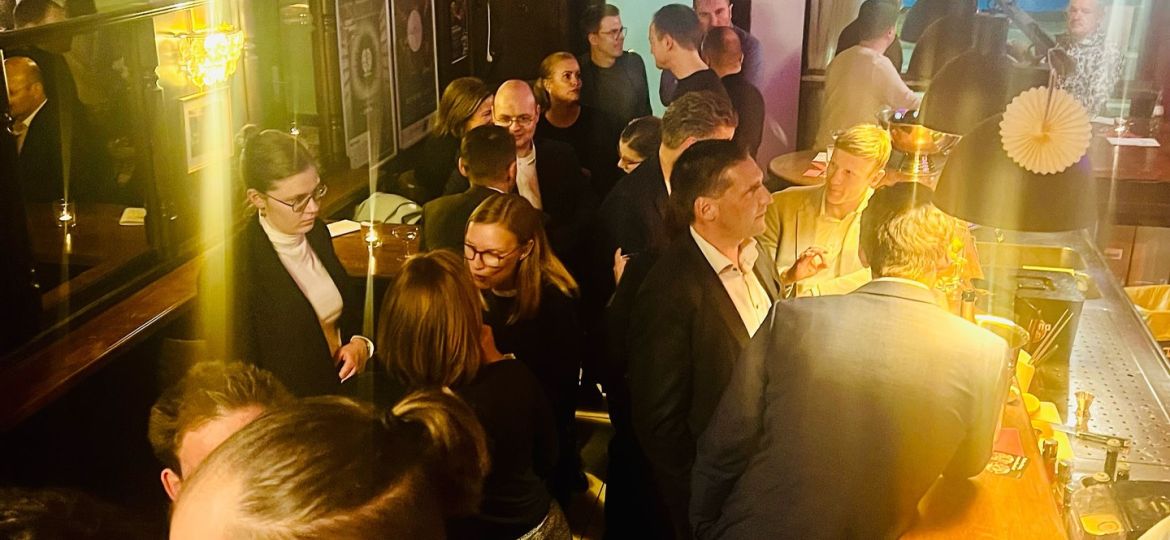 carousel_album-18170668837335785